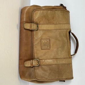 Geoffrey Beene leather Messenger bag.